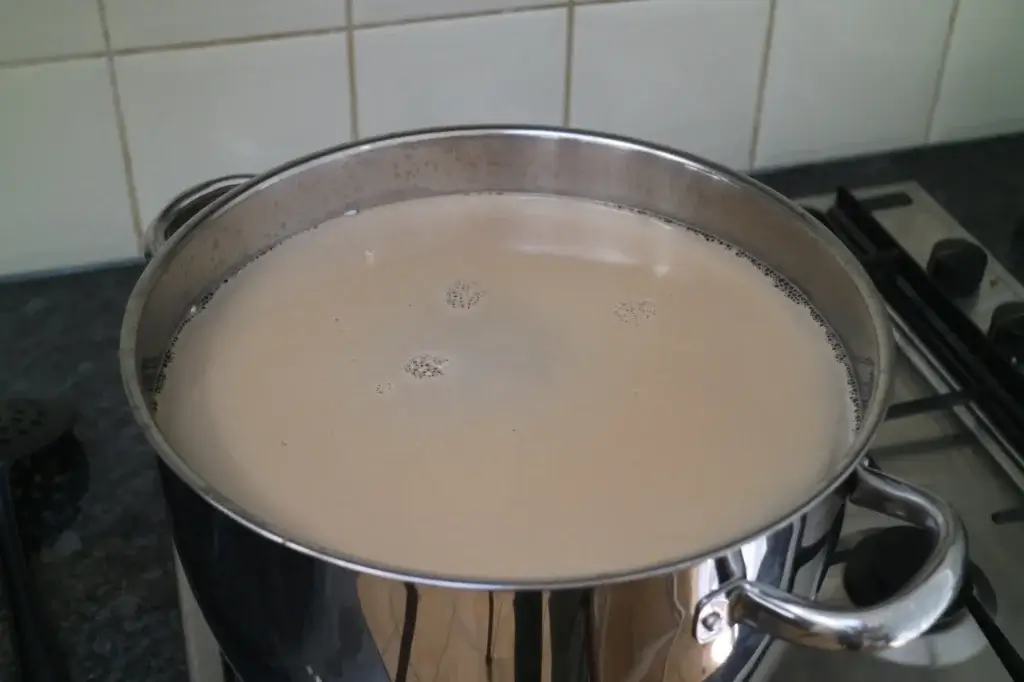 Een pan op het gasfornuis is een goed voorbeeld van een eenvoudige brouwinstallatie